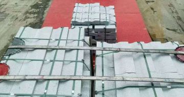 广东 芝麻白仿形加直形路沿石出货日常