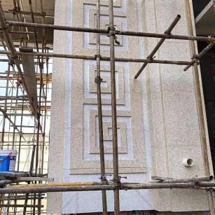 广东 黄金麻花岗岩别墅外墙干挂回纹造型效果