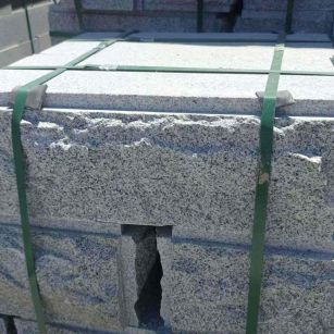 广东 芝麻白花岗岩自然面成品