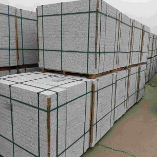 广东 白麻花岗岩石材荔枝面地铺石（300*600*50）