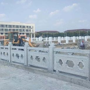 广东 白麻花岗岩荔枝面河道栏杆