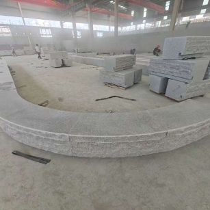 广东 芝麻白异形坐凳，自然面光面弧形加工