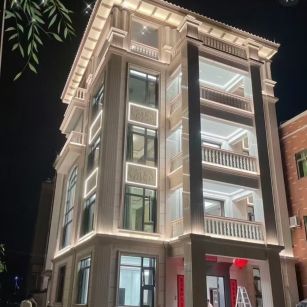 广东 芝麻白花岗岩别墅外墙夜间效果