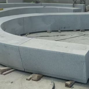 广东 芝麻白花岗岩光面弧形坐凳