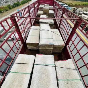 广东 黄金麻花岗岩荔枝面，光面毛板装车完成