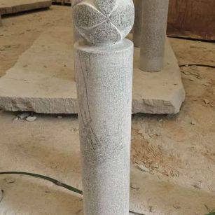 广东 芝麻白花岗岩石材挡车石柱、停车柱、圆柱挡车柱、方柱挡车柱等