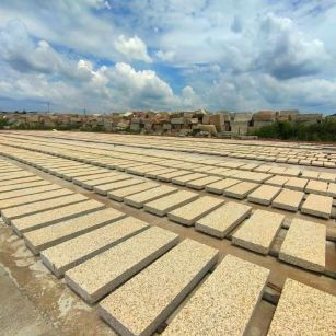 广东 黄金麻荔枝面花岗岩石材地铺石防护中