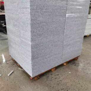 广东 芝麻白火烧面1.8厚300*600地铺石，尺寸标准，厚薄均匀