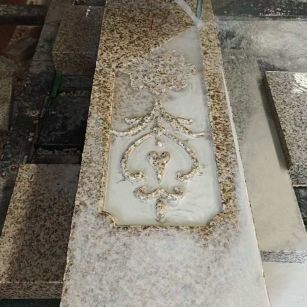 广东 黄金麻花岗岩异形加工雕刻栏杆大柱