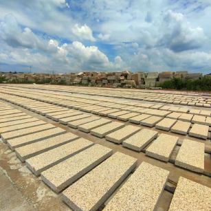 广东 黄金麻花岗岩荔枝面地铺石防护中