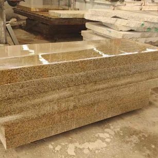 广东 黄金麻栏杆料半成品加工中