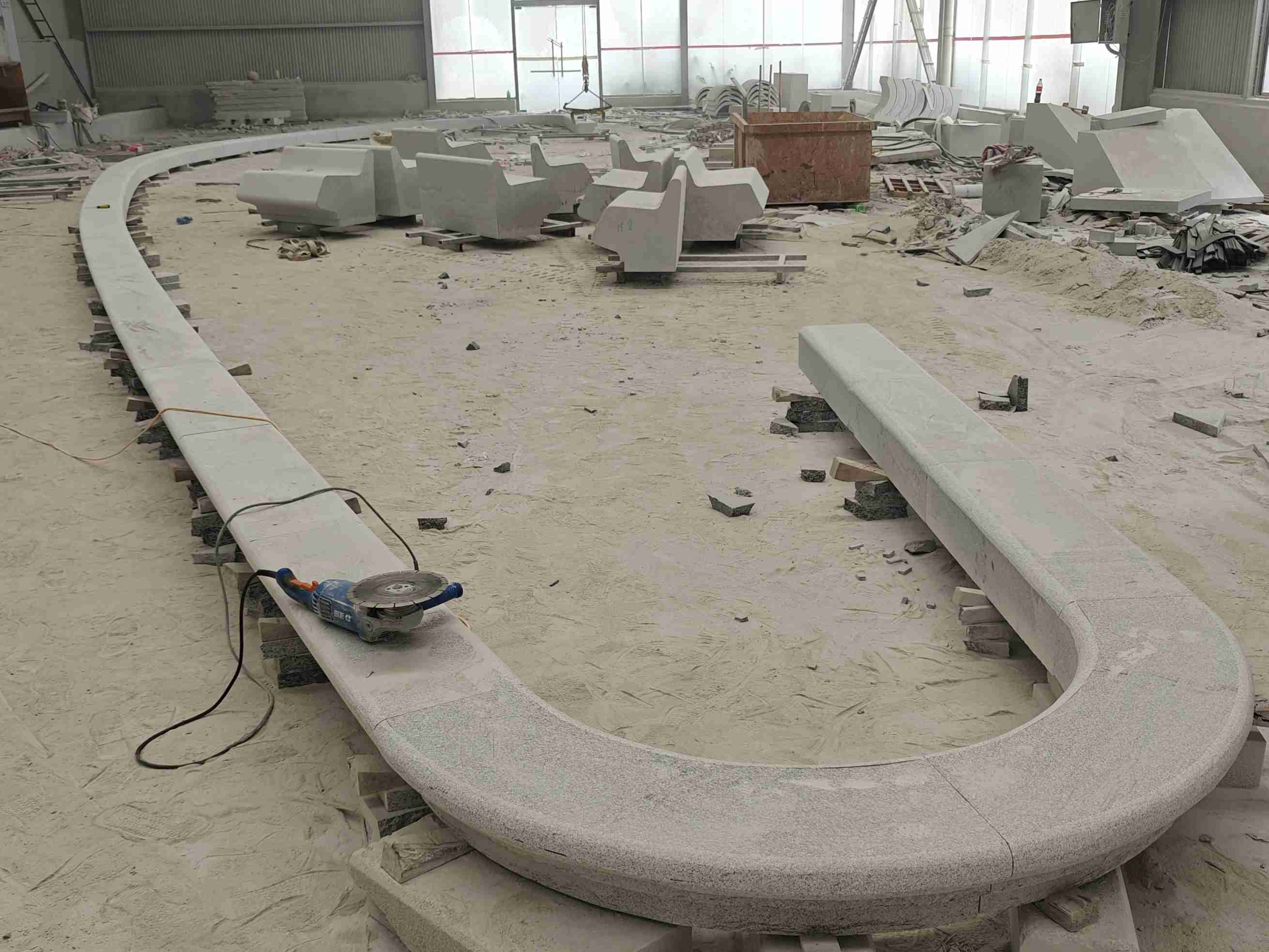 广东 芝麻白花岗岩弧形花坛石，坐凳石