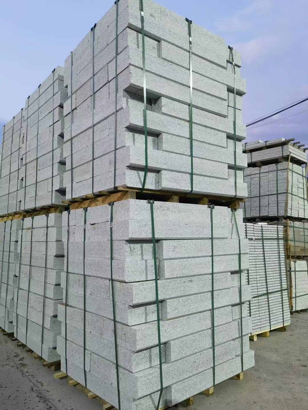 广东 芝麻白花岗岩路沿石，路缘石，路肩石，道牙，立缘石，马路牙子，街沿石，侧石等