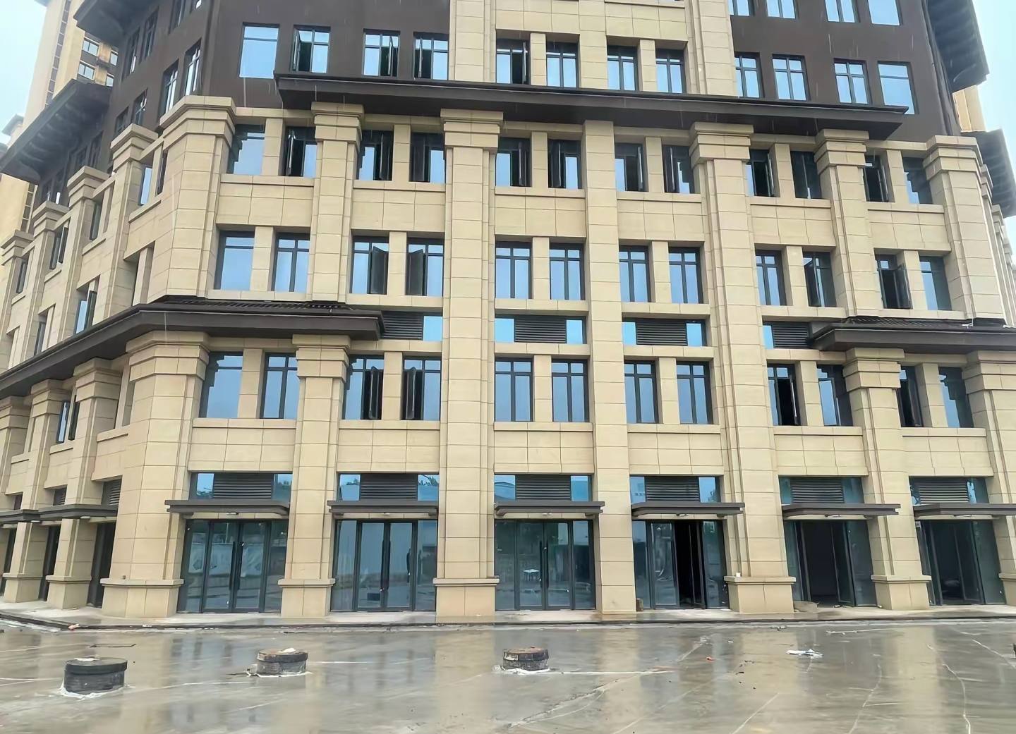 广东 黄金麻花岗岩荔枝面小区外墙干挂