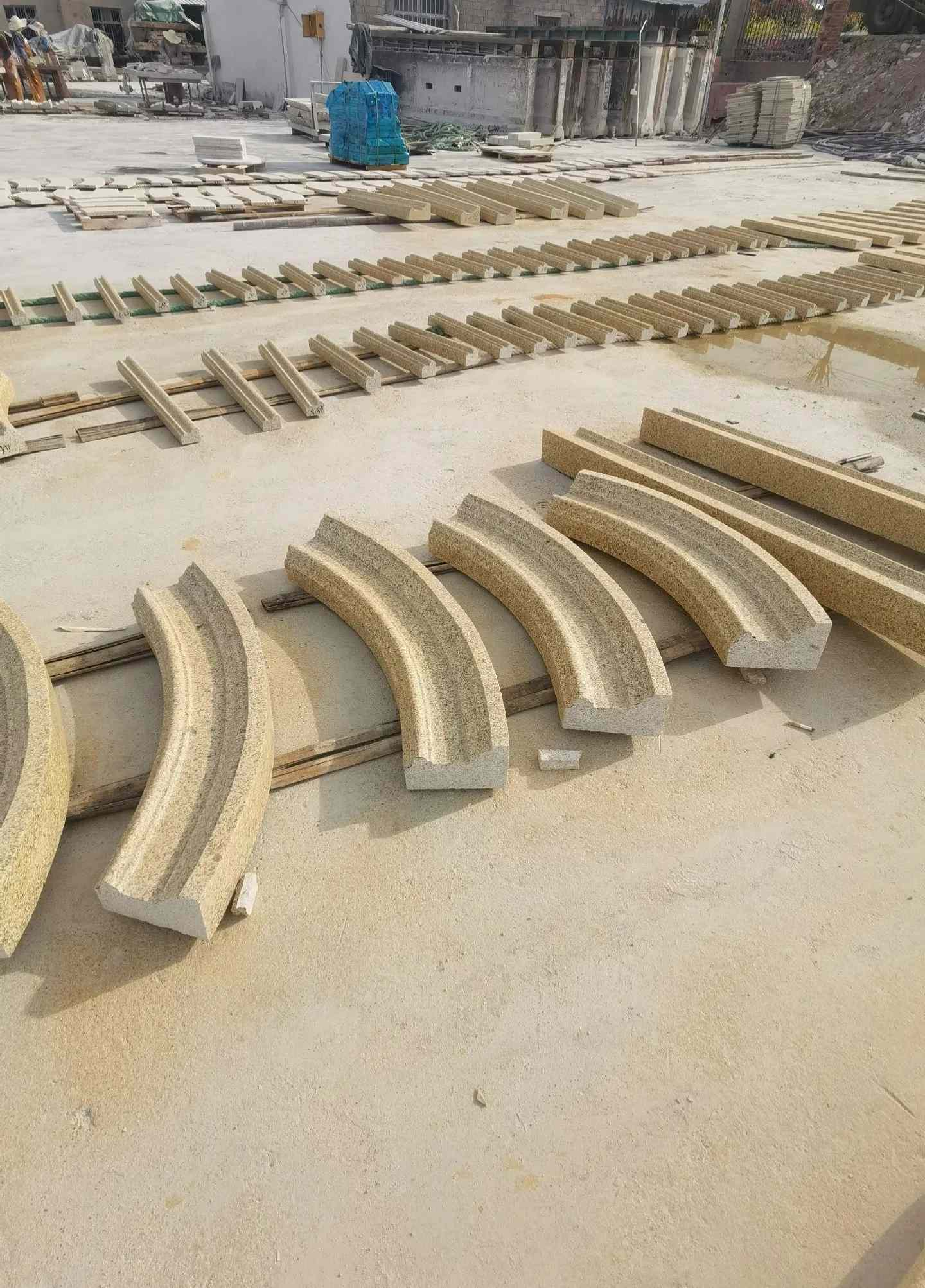 广东 黄金麻花岗岩别墅线条