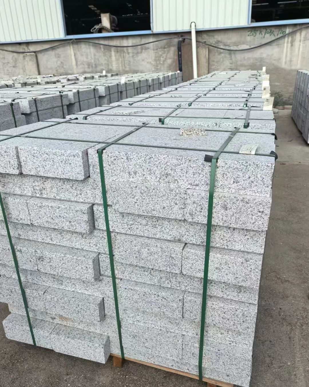 广东 白麻花岗岩路沿石，弧形路沿石，道牙石，马路牙子，界石，路缘石，平沿石，直岩石，平缘石等