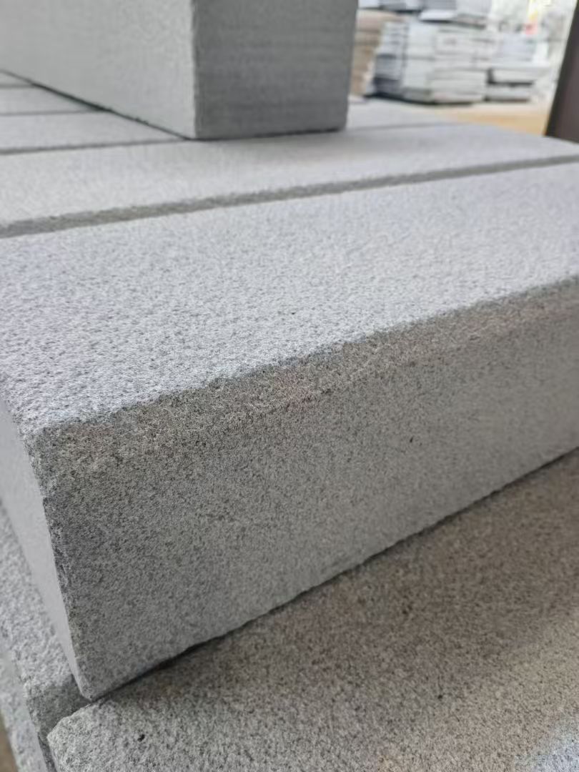 广东 芝麻灰荔枝面路沿石