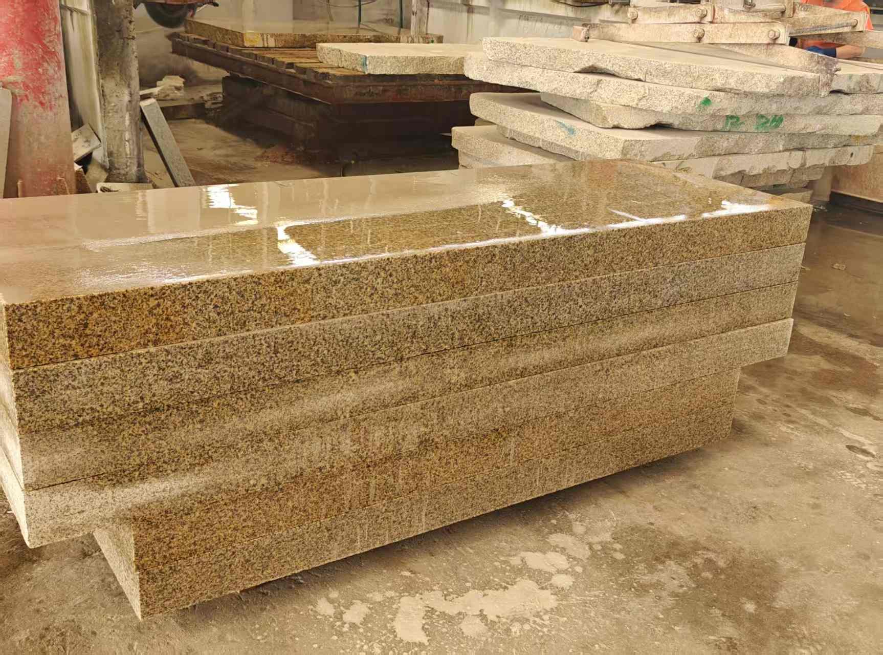 广东 黄金麻栏杆料半成品加工中