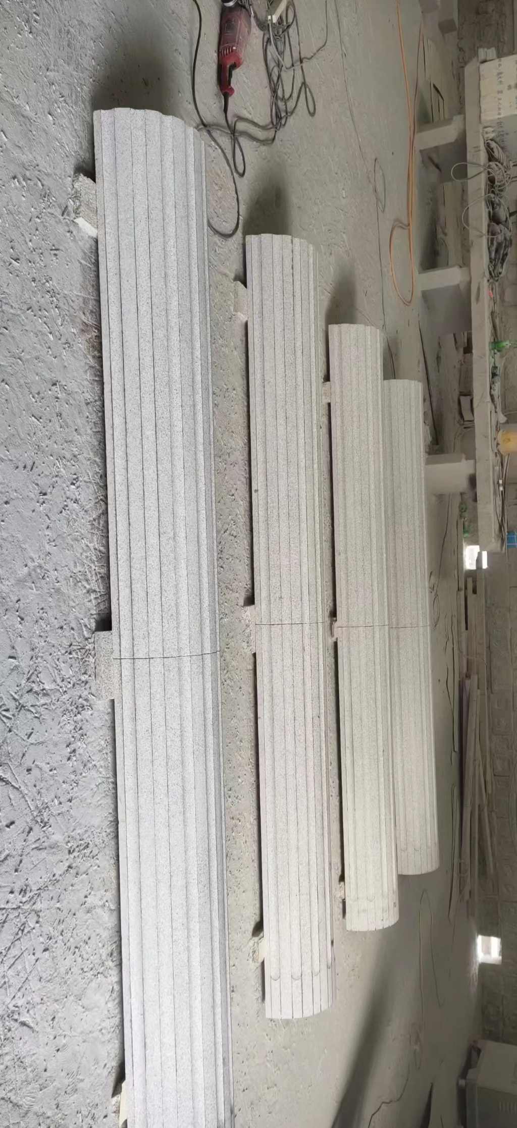 广东 花岗岩厂家带你看白麻花岗岩门楼大柱柱皮