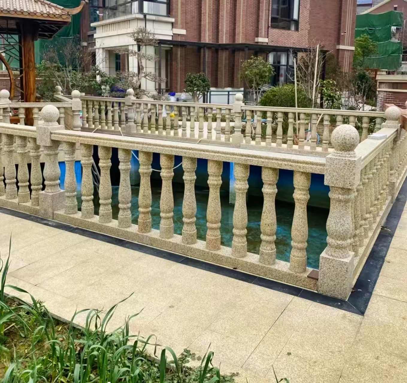 广东黄金麻花岗岩石材栏杆，扶手，将军柱，花瓶柱