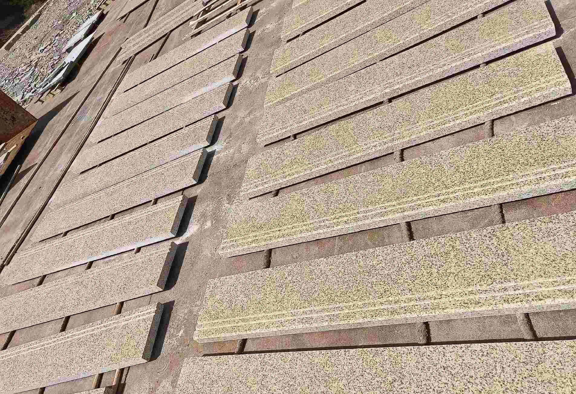 广东 黄金麻花岗岩光面楼梯踏步