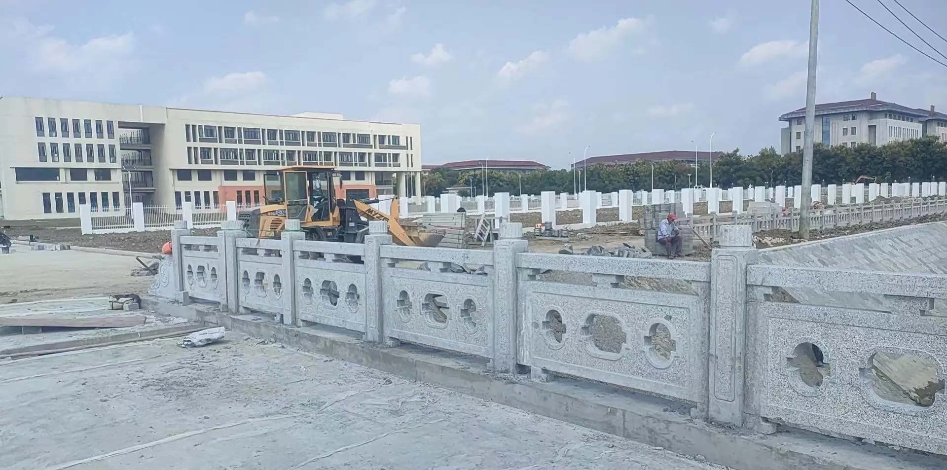 广东 白麻花岗岩荔枝面河道栏杆