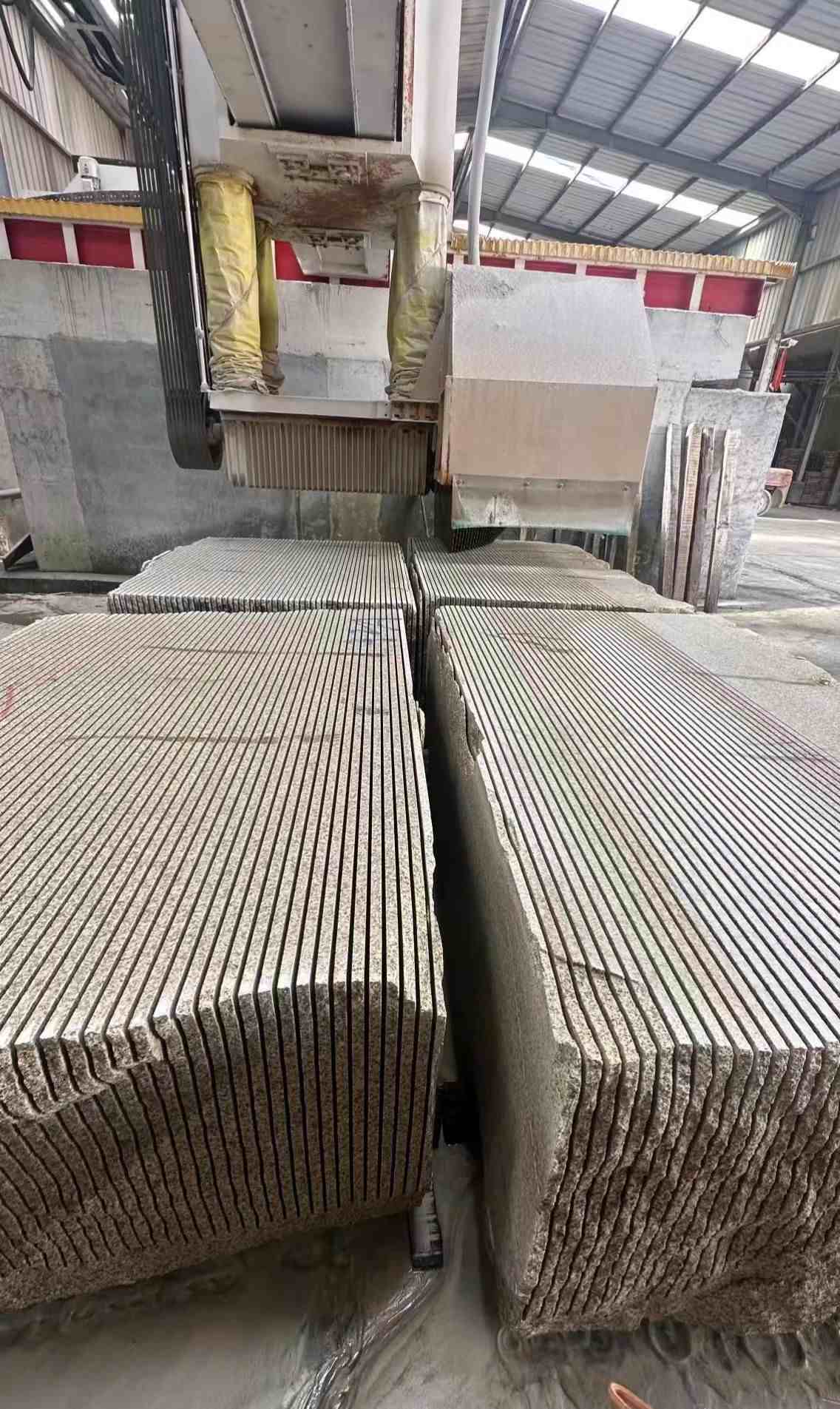 广东 车间生产日常，黄金麻白麻花岗岩