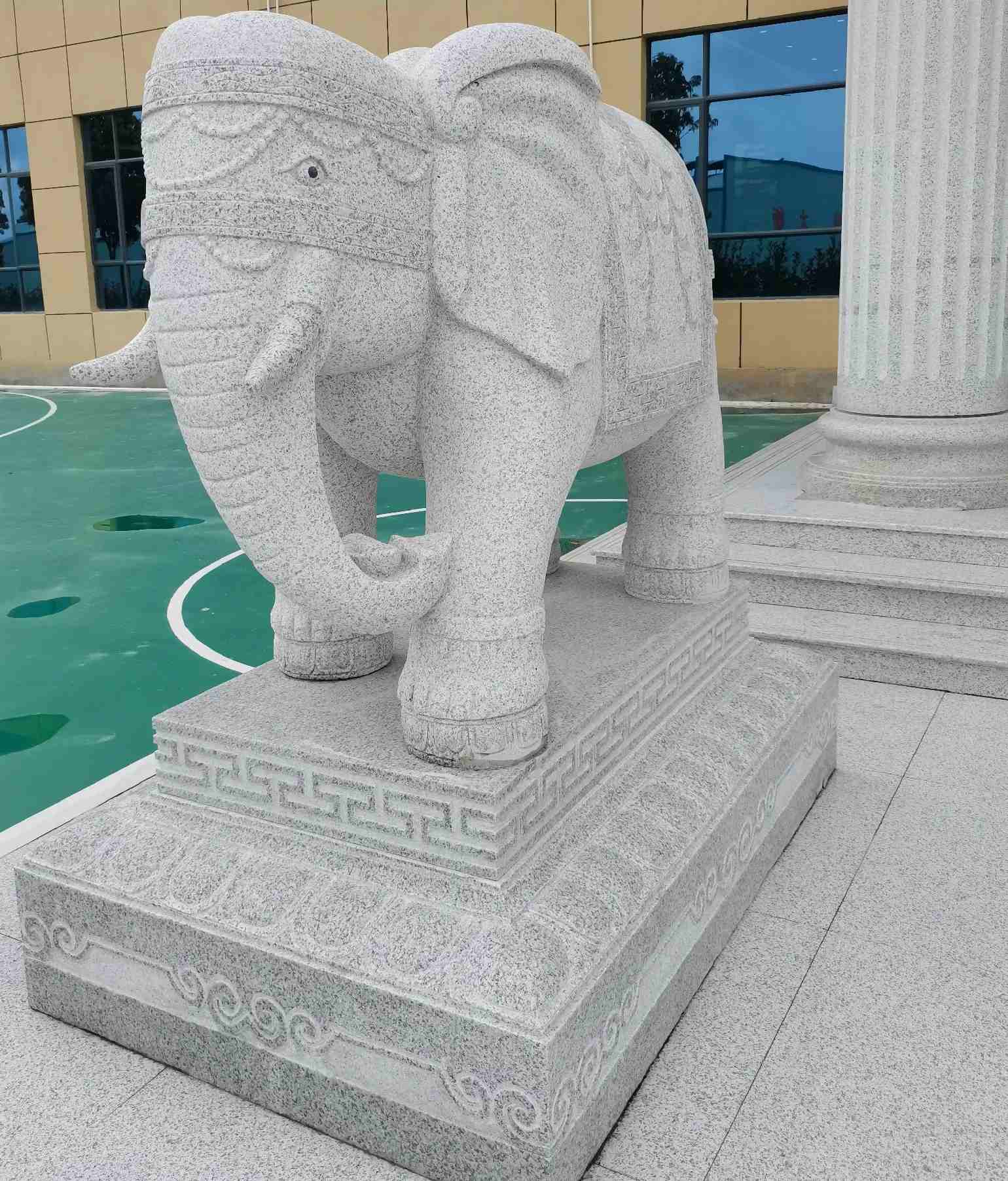 广东 白麻花岗岩动物异形石雕-大象