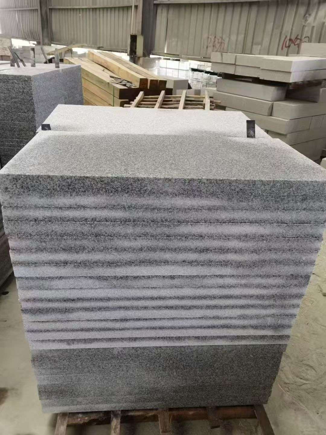 广东 芝麻白5公分火烧地铺成品，900*400，规格可定制